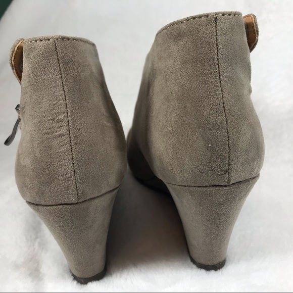 CL by Laundry Valerie booties in taupe suede - Picture 8 of 8